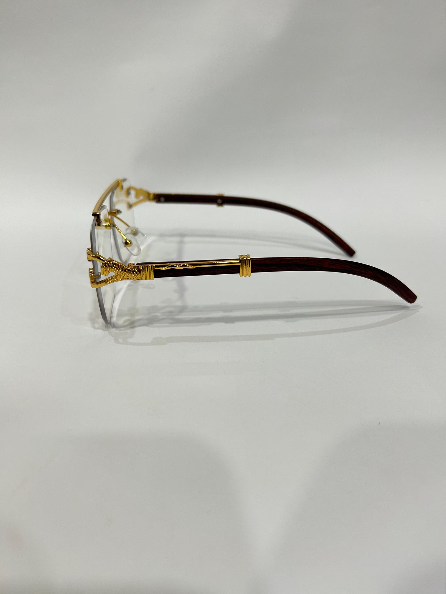 Solar Glasses – Style That Shines With the Sun