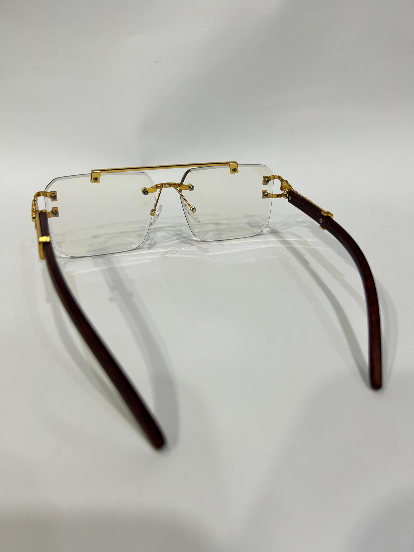 Solar Glasses – Style That Shines With the Sun
